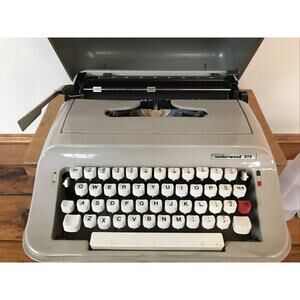 Vintage Underwood 319 Beige Green Portable Typewriter w/ Travel Case + Handles